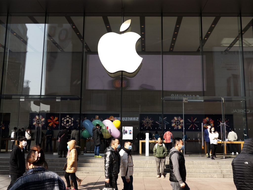 New Details Emerge About Apple’s Mixed-Reality Headset