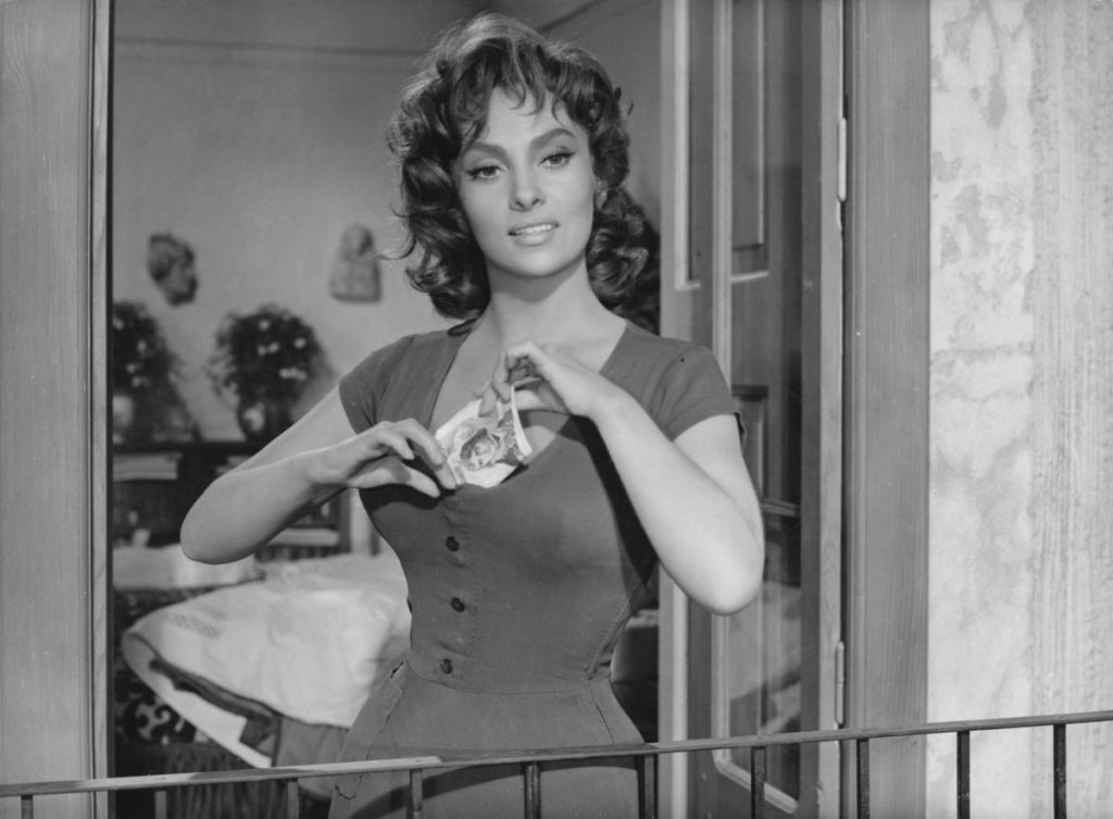 Gina Lollobrigida, Film Beauty Who Charmed Hollywood, Dies at 95