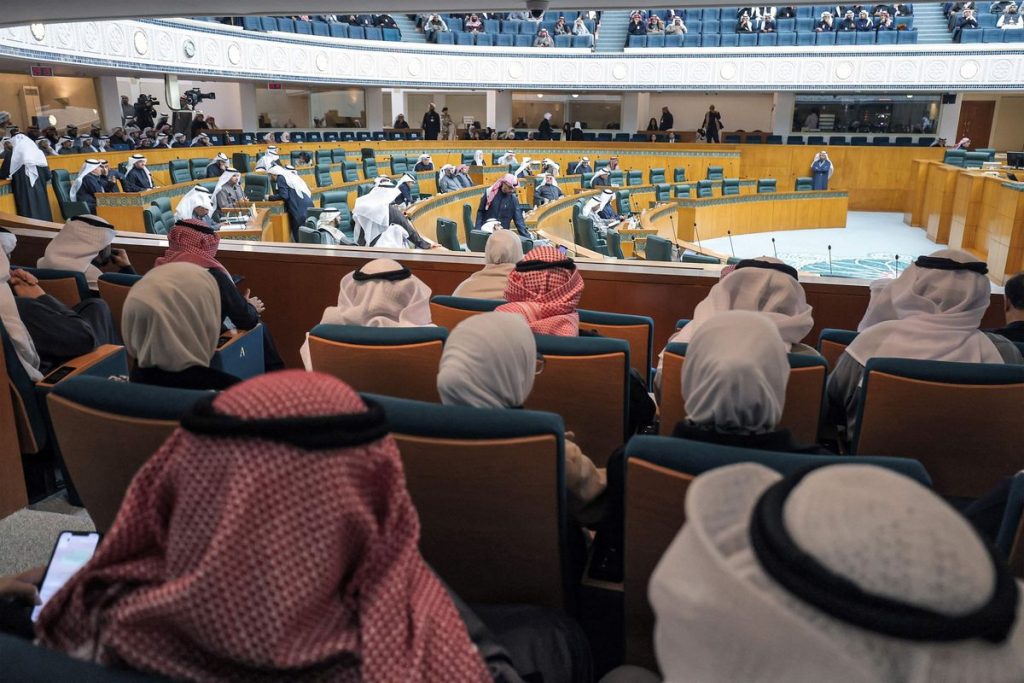 Kuwait Cabinet Quits, Outwitting Lawmakers Bent on Oil Wealth Splurge