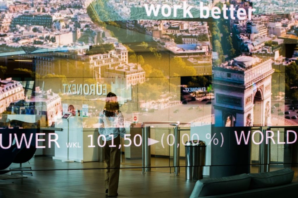 European Stocks Pause Rally as Investors Mull Earnings Signals