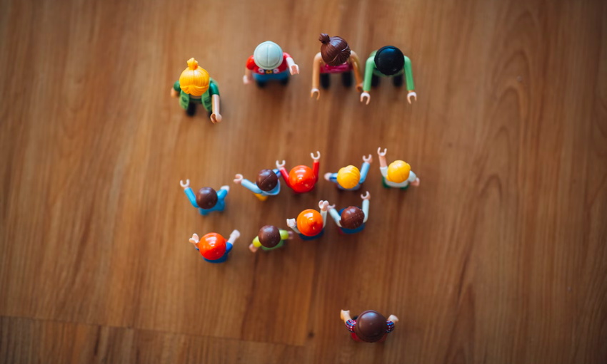 10 Facts About How Different Generations Interact with Guest Reviews