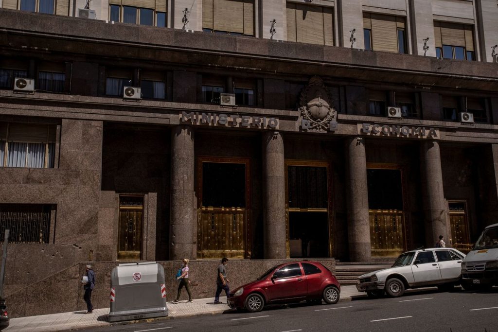 Argentina Is Buckling Under Strain of $174 Billion Debt Mountain