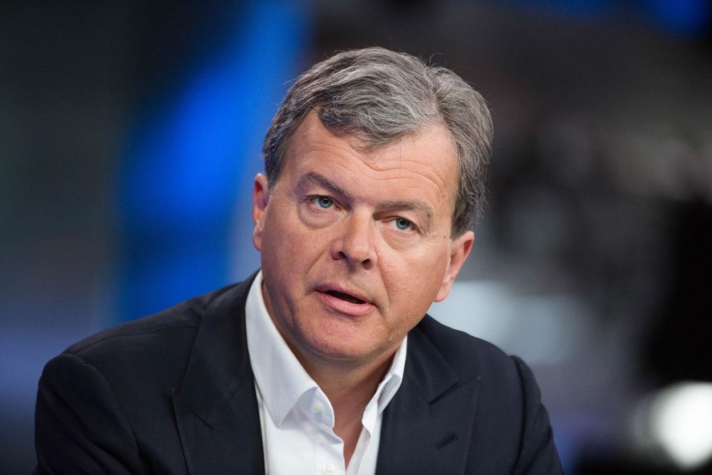 Blackstone-Backed Superbet Hires Ex-Deezer Boss to Prep IPO