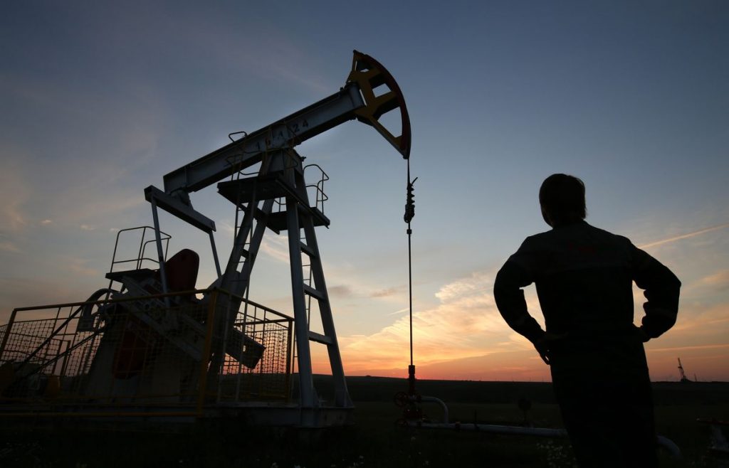 Researchers Say Russia Is Selling Oil Far Above the Price Cap