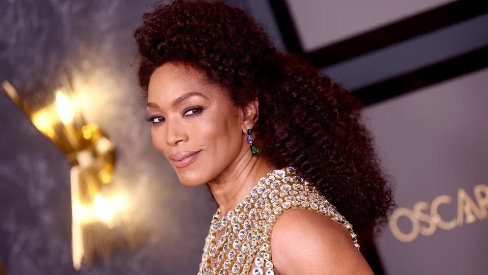 Inside The $126,000 Oscars Gift Bags: From An Italian Getaway To Home Renovation To Plastic Surgery