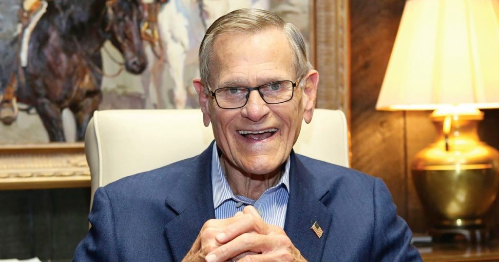 Tom Love, founder of Love’s Travel Stops, dies at 85