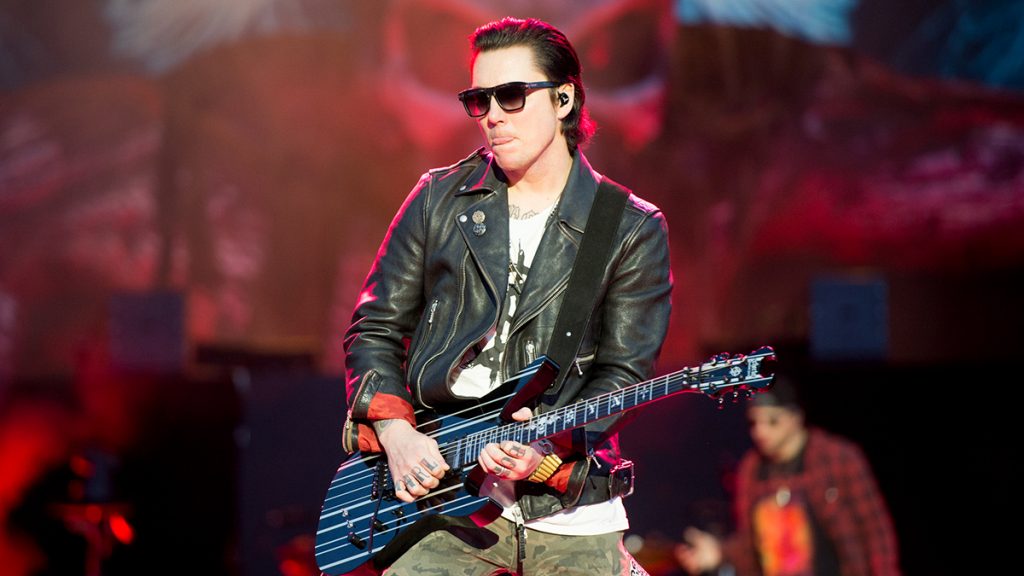 Synyster Gates reminds everyone why he’s one of the greatest metal players on the planet in surprising new Avenged Sevenfold single