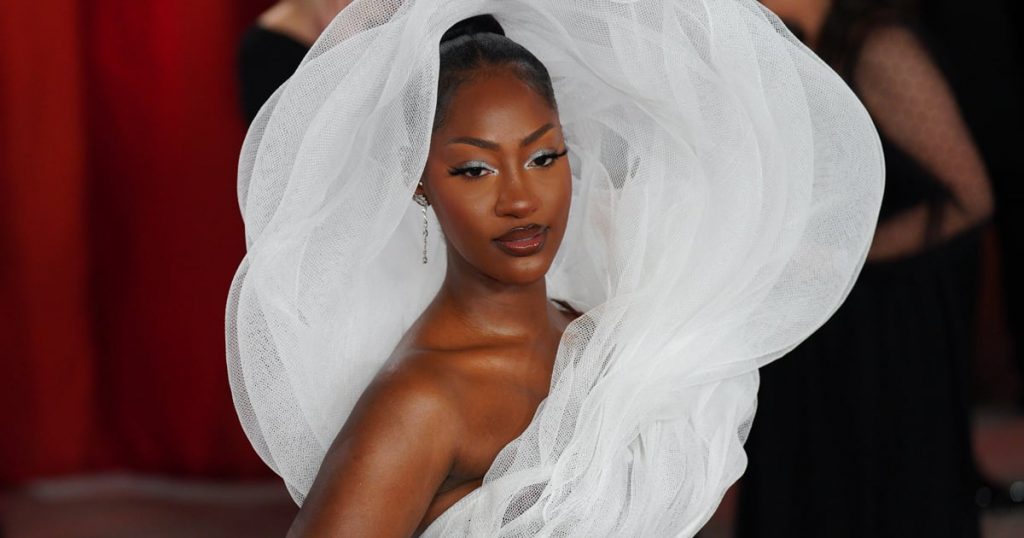 Tems Takes Up All the Space She Deserves in a Dramatic Cloud Dress at the Oscars