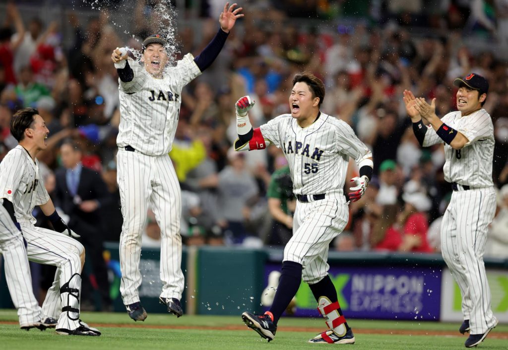 Japanese call of Munetaka Murakami’s WBC walk-off is electric (Video)
