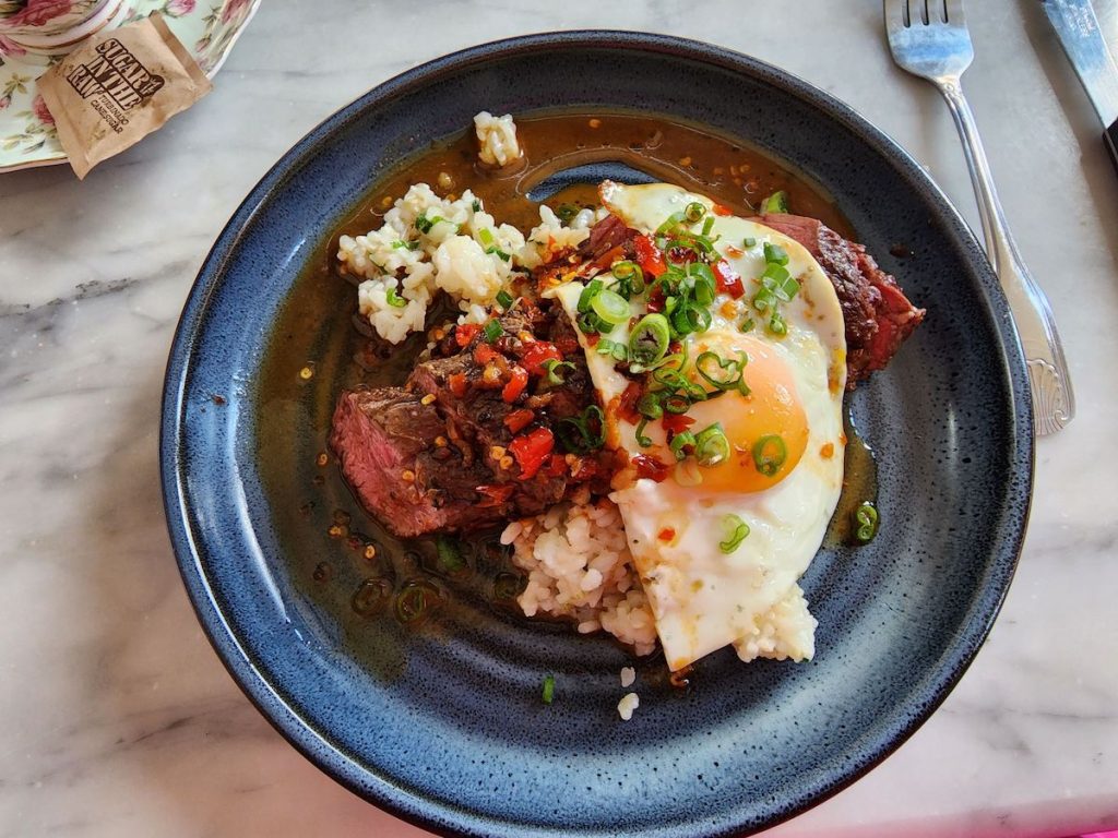 From matzo ball ramen to cacio e pepe orzo, here’s how a travel writer eats through Brooklyn