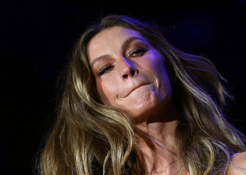 “Why Am I Having Anxiety Attacks?”: Tom Brady’s Ex-Wife Gisele Bündchen Once Discovered the Greatest Weapon to Tackle Immediate Setbacks