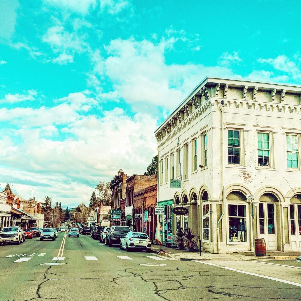Jacksonville, Oregon: Small Town Gold by Peggy Dover