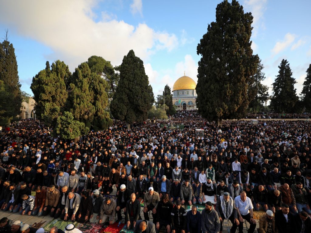 Should Muslims visit Jerusalem?