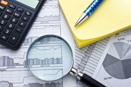 Fitch cuts France’s rating to ‘AA-‘, revises up outlook to stable