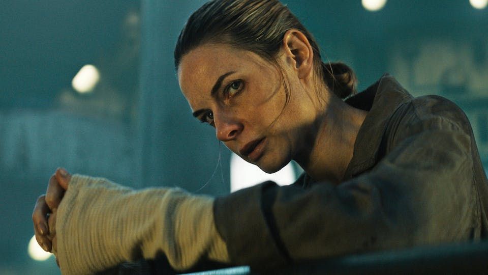 Silo Season 1 Offers 10 Episodes of a Gripping Sci-Fi Murder Mystery