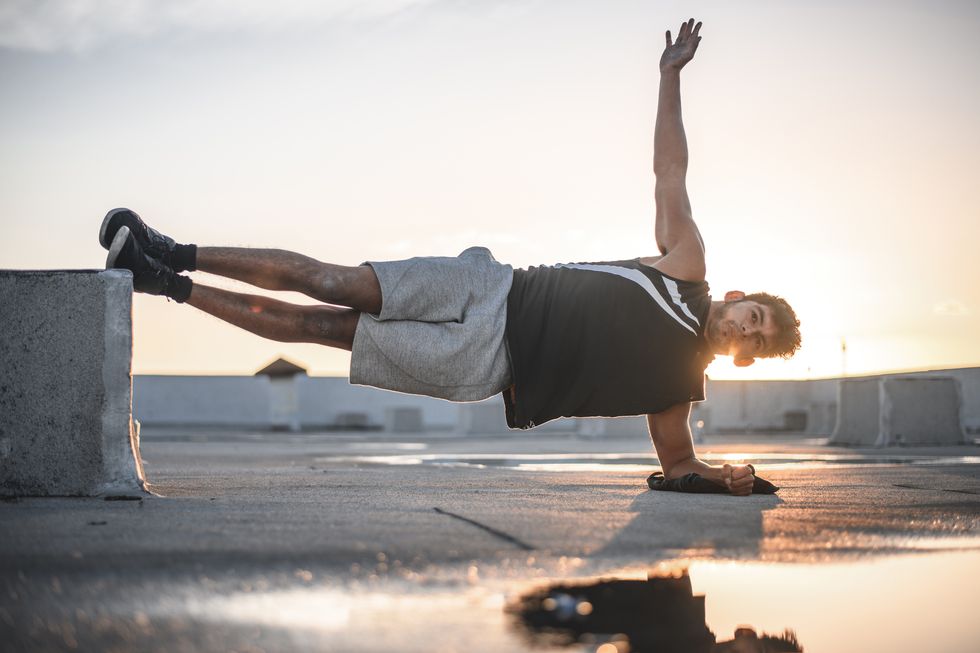Switch Up Your Boring Plank With These 10 Ab-Bracing Variations