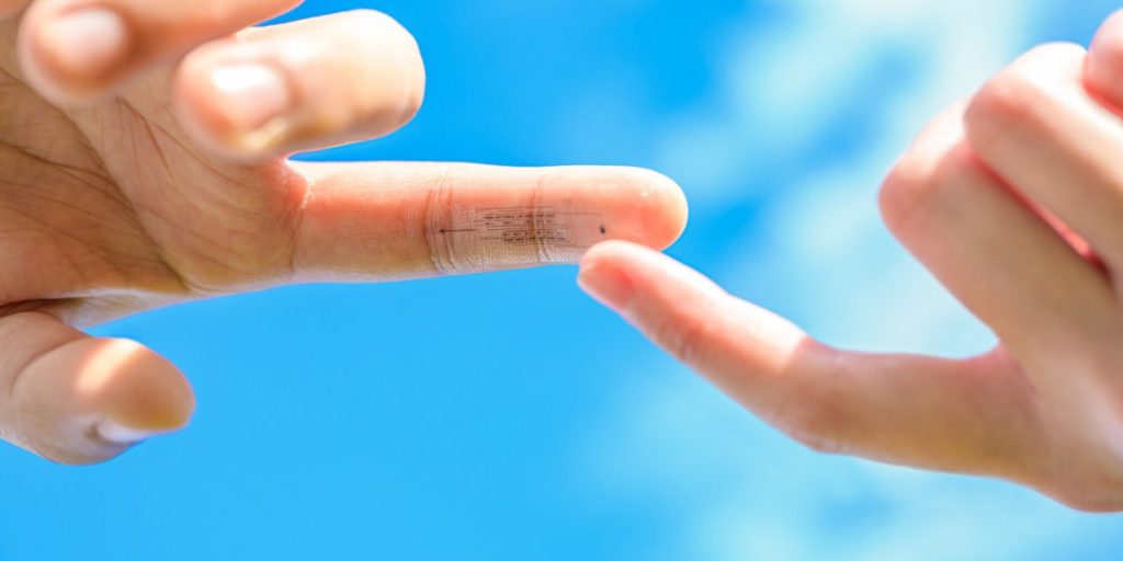 A soft e-skin mimics the way human skin can sense things