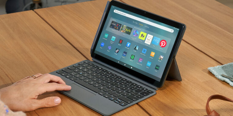 Amazon creeps into the premium tablet market with the Fire Max 11