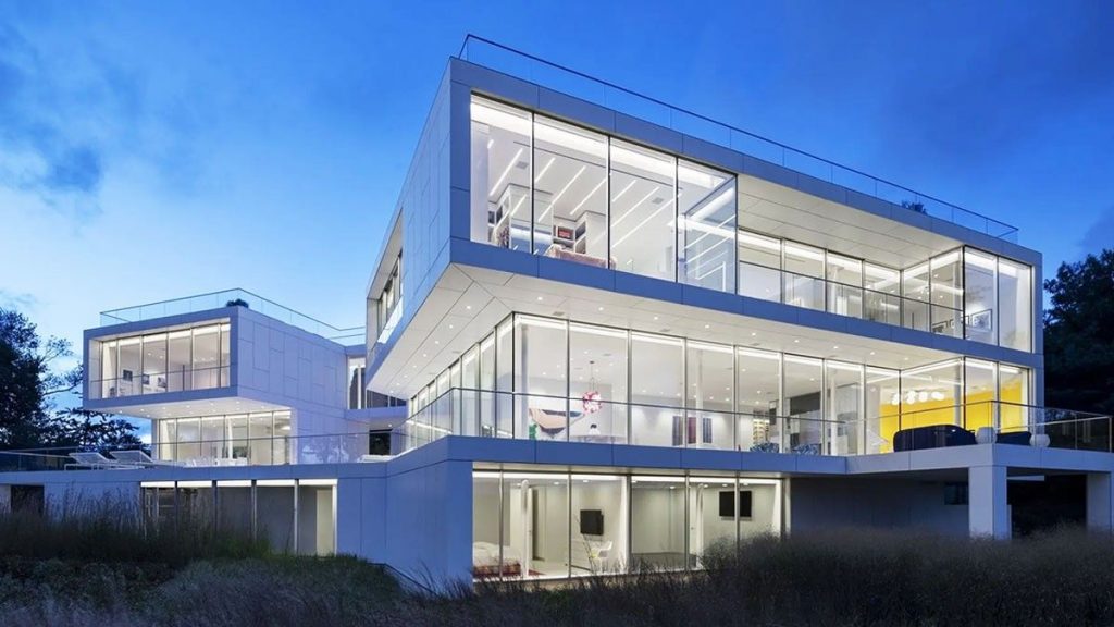 Contemporary Sensation in the Hamptons Enthralls the Market for $27.5M