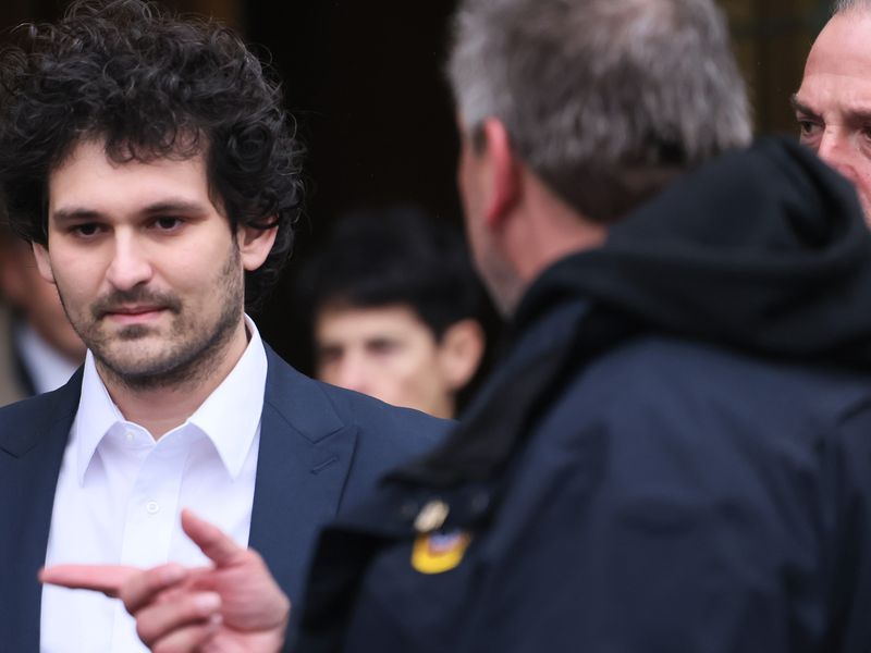 FTX Pauses Sale of $500M Stake in AI Firm Anthropic: Bloomberg