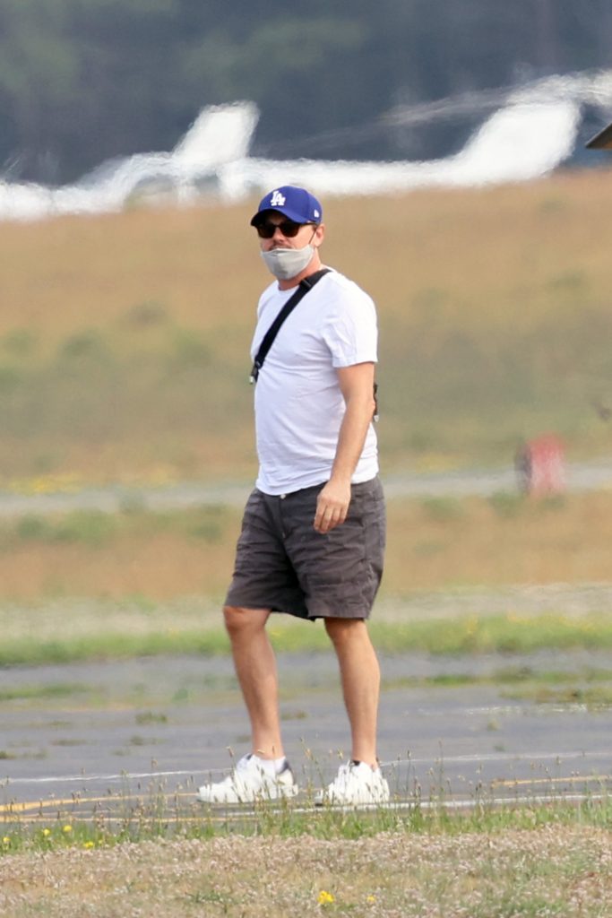 Leonardo DiCaprio hangs with Gigi Hadid in the Hamptons