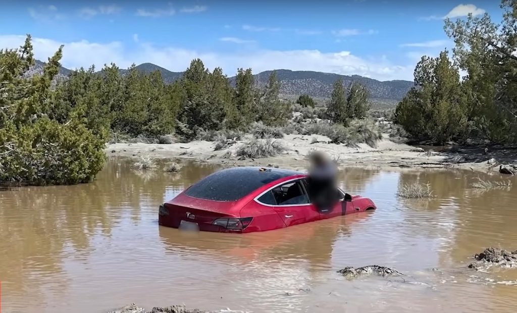 Video shows Tesla FSD turning Model 3 into impromptu dinghy after hydroplaning on flooded road while owner blames Tesla and wants to sue
