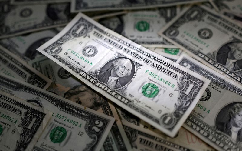 Dollar set for longest weekly winning streak since 2014, yuan plumbs 2007 low